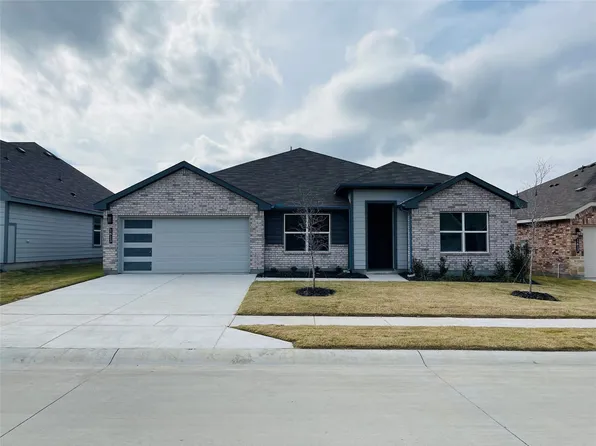1613 Forest Park Dr, Alvarado, TX 76009