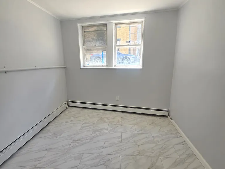 6 Rutgers Ave #BASEMENT — Photo 5
