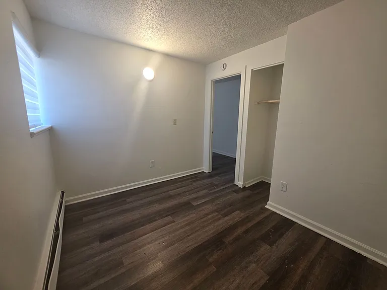 2210 S Dexter St — Photo 7