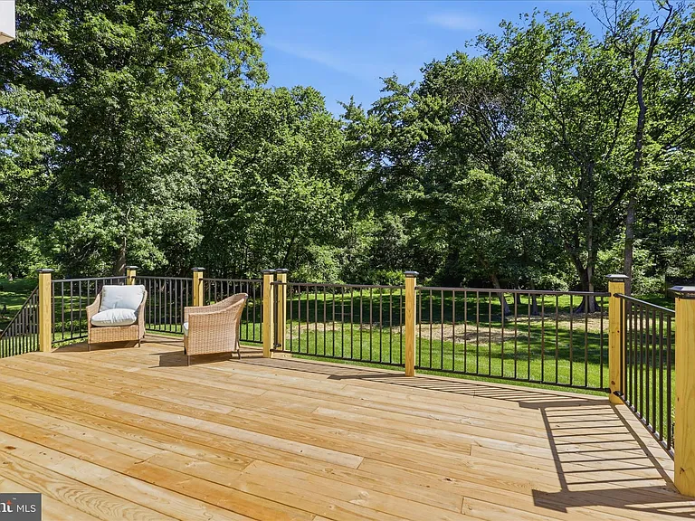 2412 Rosedown Dr — Photo 26