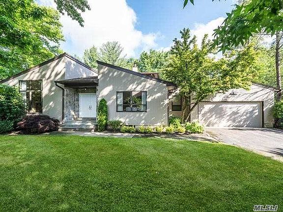 2nd image of 34 Doral Dr
