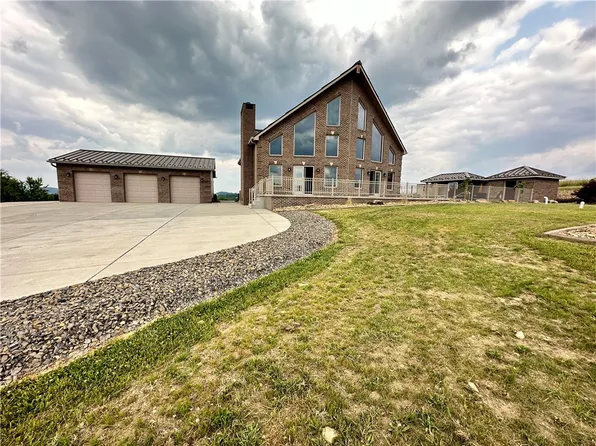 1015 Hoffman Rd, Smithton, PA 15479