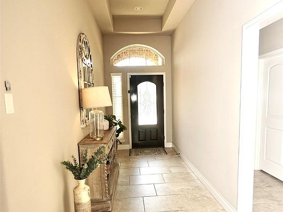 4th image of 4015 Nestra Dr