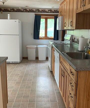 5th image of 556 Sabattus Road