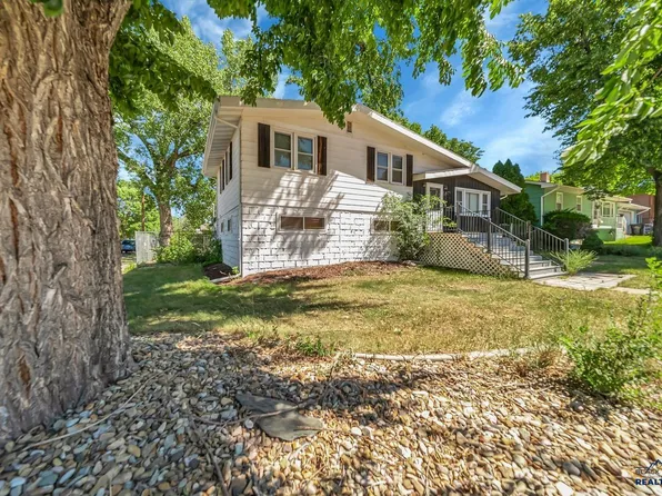 2718 W Saint Patrick St, Rapid City, SD 57702