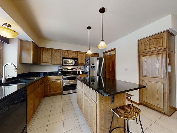 5th image of 47156 Northgate Dr