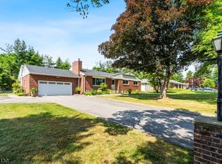 8 Sabina Ter, East Hanover, NJ 07936