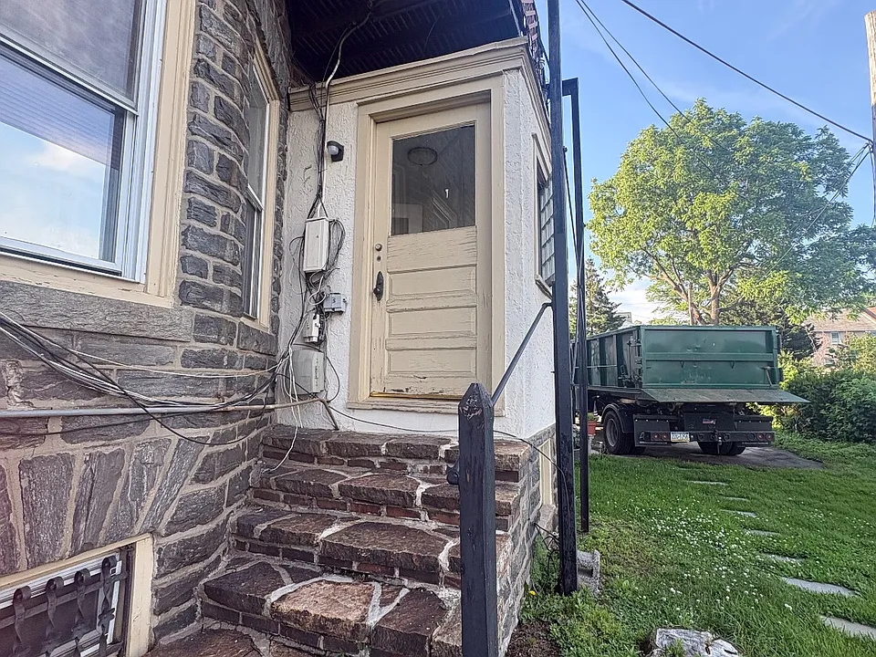 1157 W Chester Pike