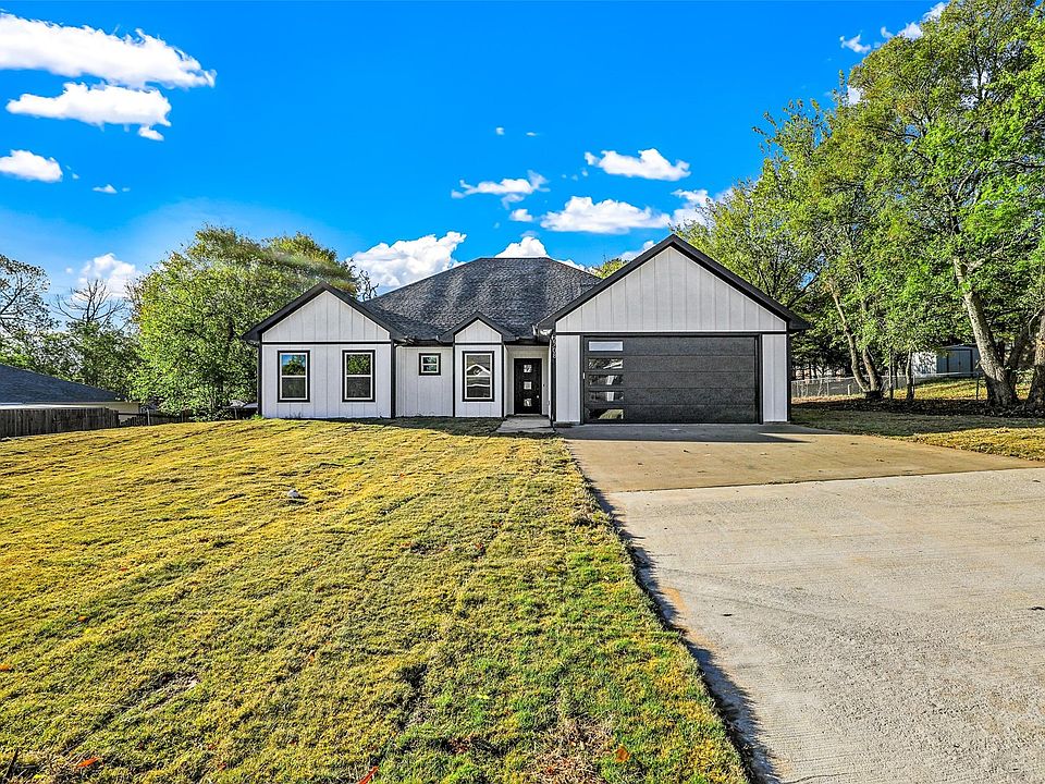 1st image of 2708 Flora Ln