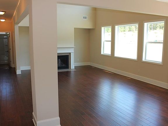 4th image of 180 Bergen Dr