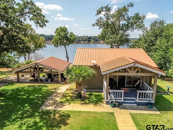 2nd image of 851 Lakeview