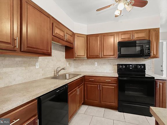 5th image of 1266 Buckhorn Rd