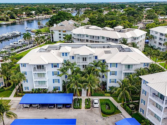2nd image of 712 Bay Colony Drive S
