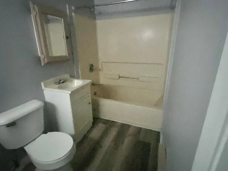 746 E Laurel St #2F — Photo 5