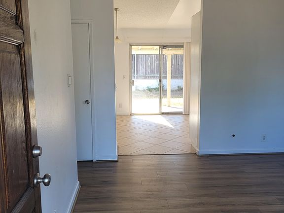 3rd image of 10996 Avenida Del Gato