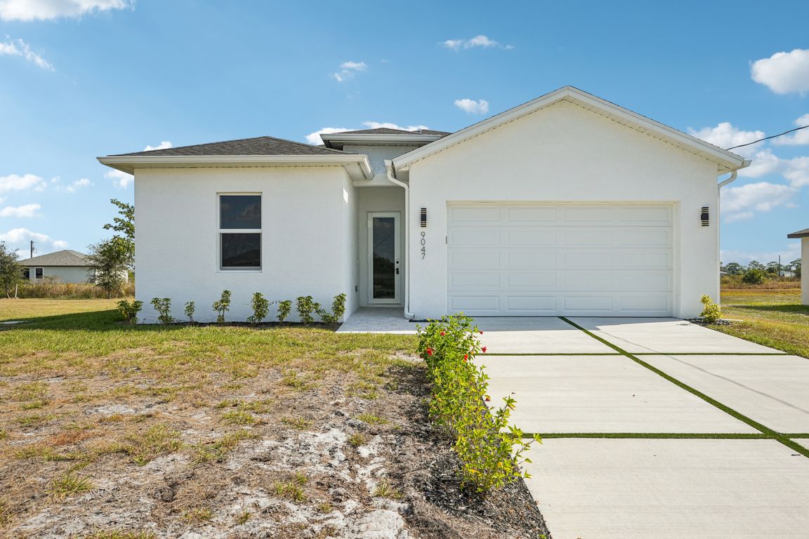 Maywood Cir-S2011-001.jpg