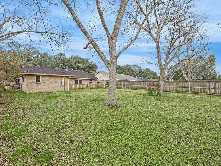 103 Brigadoon Ln — Photo 18