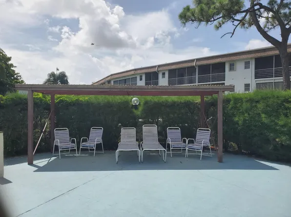 2200 Springdale Boulevard #306, Palm Springs, FL 33461