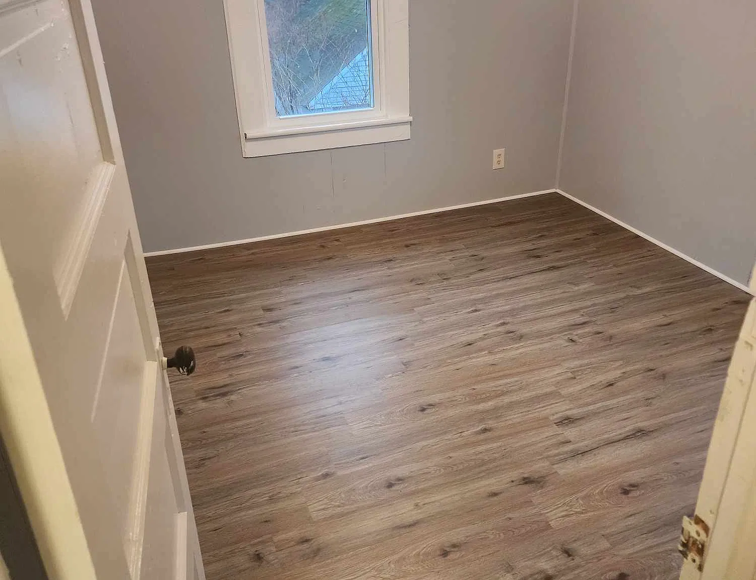 1167 Edison Ave — Photo 2