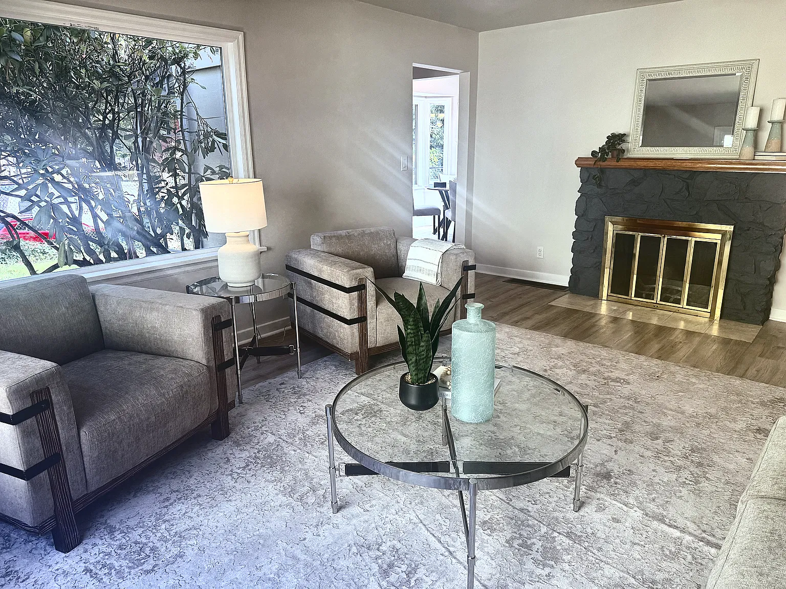 4 bed, 1930 sqft, $5,000 — Photo 2
