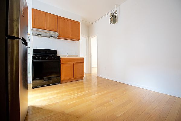 1st image of 149 Elizabeth St APT E7
