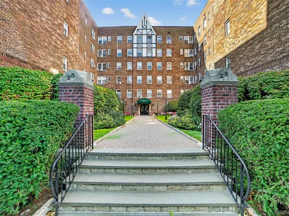 25 Parkview Avenue #2G, Bronxville, NY 10708