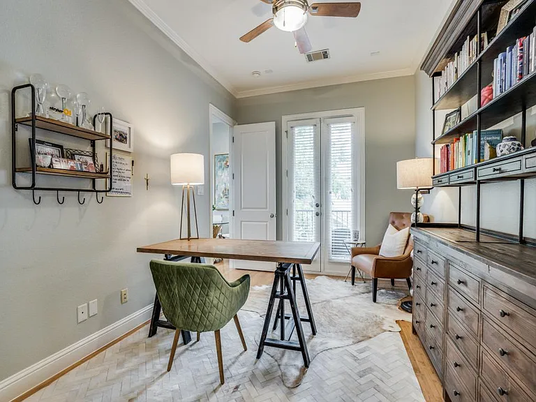 2606 N Henderson Ave #D — Photo 8
