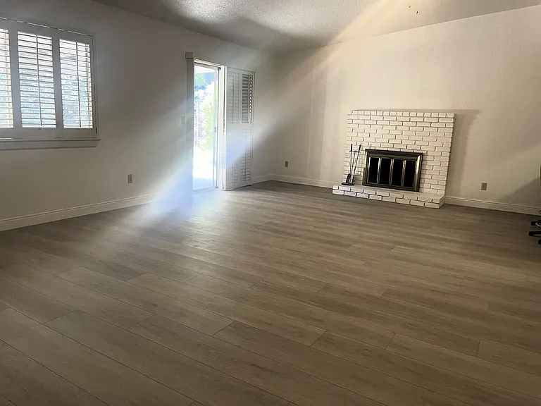 6250 Springview Dr — Photo 4