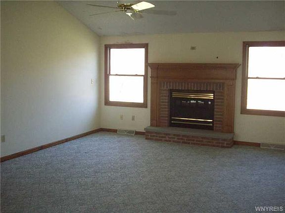 2nd image of 10 Glencove Ct