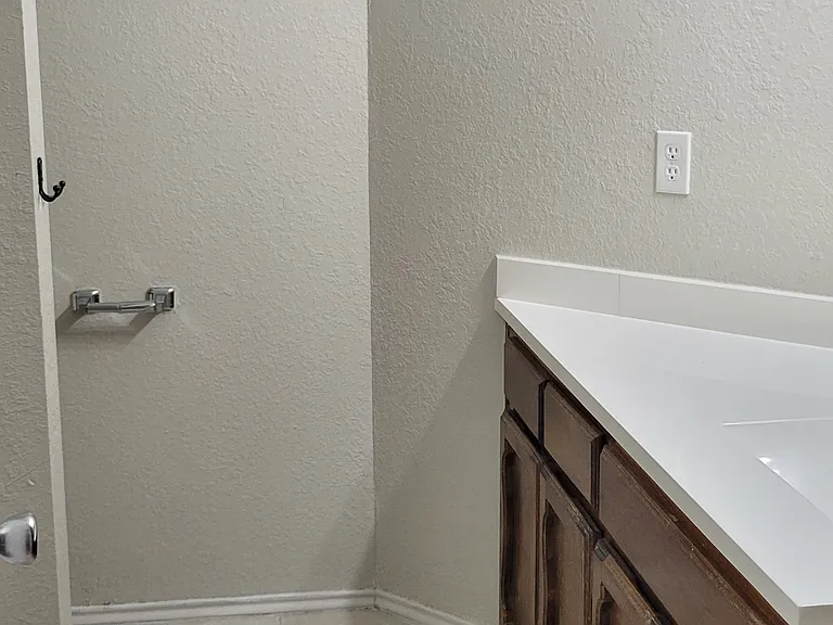2nd Bathroom