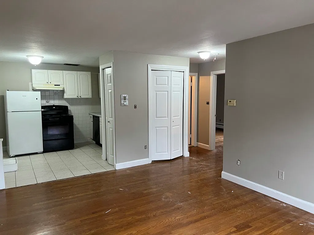2 bed, 900 sqft, $2,500 — Photo 3