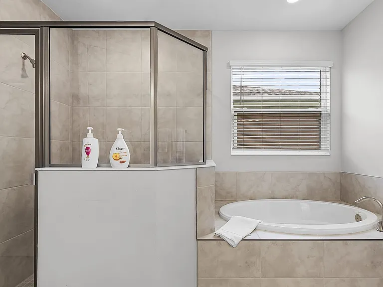 425 Coral Reef Pl — Photo 12