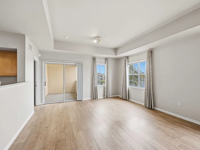 1025 Villagio Cir #208 — Photo 10