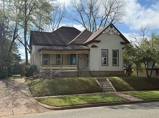627 Nacogdoches St, Jacksonville, TX 75766