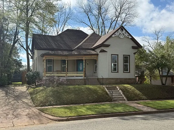 627 Nacogdoches St, Jacksonville, TX 75766