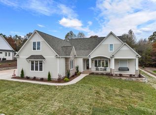 205 Stillwaters Bay Dr, Taylors, SC 29687