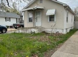 3048 S 11th St, Springfield, IL 62703