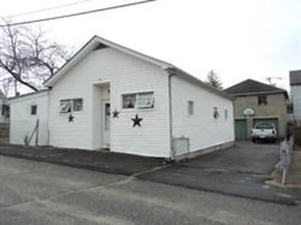 16 West St, Dudley, MA 01571
