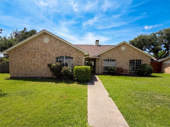 3701 Westminster Dr, Carrollton, TX 75007