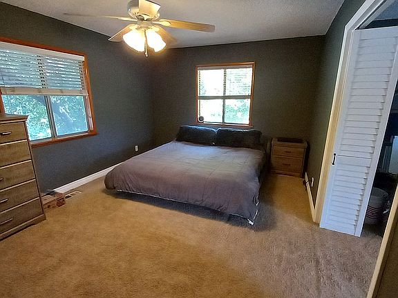 4th image of 682 Tyrol Dr