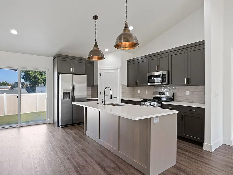 719 Cheri Ct — Photo 9