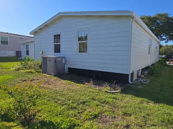 1715 Pebble Beach Ln, 1715 Pebble Beach Ln, Lady Lake, FL 32159