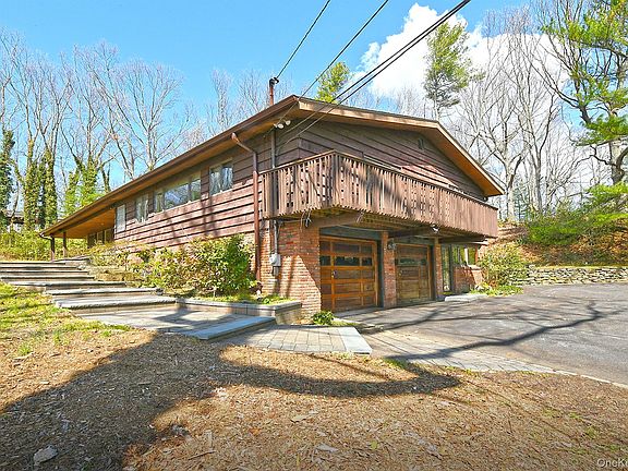 4th image of 10 Ponderosa Drive