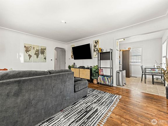 3rd image of 6810 Fawcett Avenue