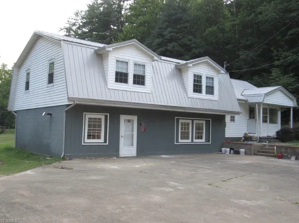 9726 Charleston Rd, Gandeeville, WV 25243