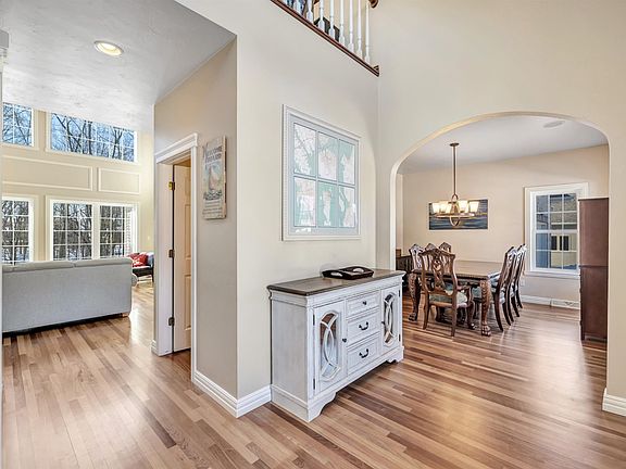 3rd image of 3144 Warm Springs Dr