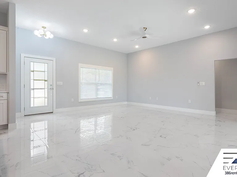 4 Karl Ct — Photo 6