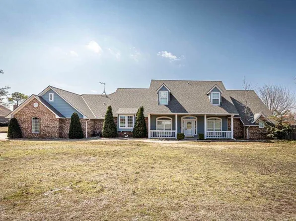 1 NW Bent Tree Cir, Lawton, OK 73505