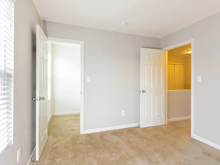 2349 Bridlewood Dr — Photo 13