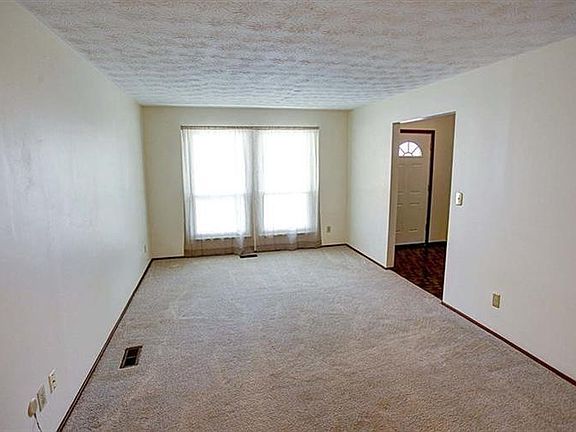 5th image of 2238 Robinhood Dr